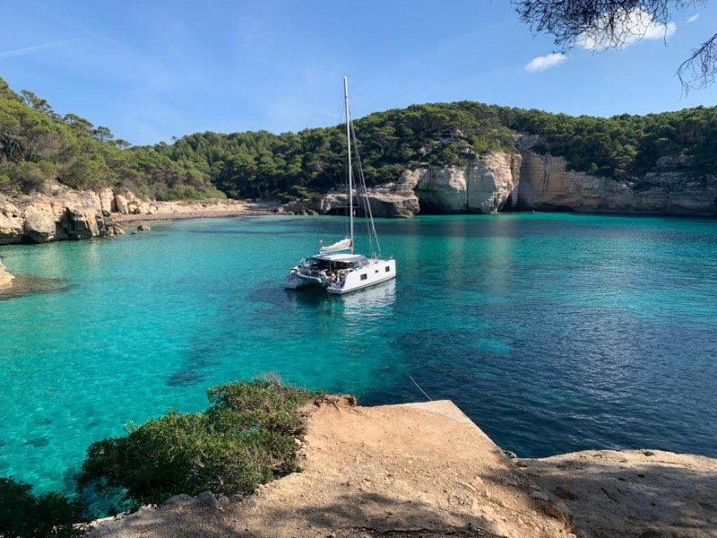 Un catamaran NAUTITECH Open 40 à Minorques, île Baléares Espagnol