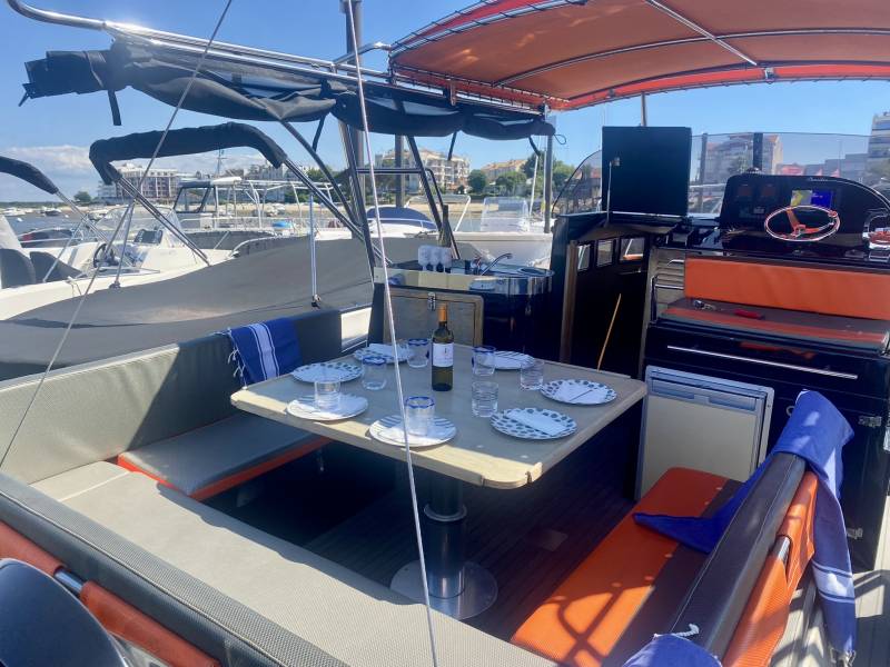 Location journée bateau de luxe Beacher avec apéritif repas sur le bassin d'arcachon