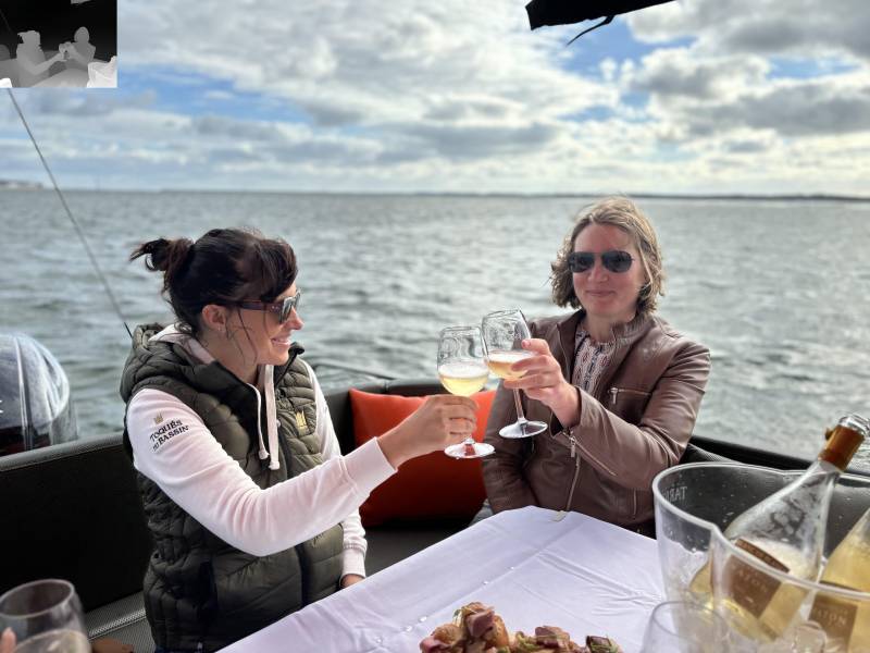 Location sortie Soirée bateau de luxe Beacher avec apéritif repas sur le bassin d'arcachon couché de soleil 