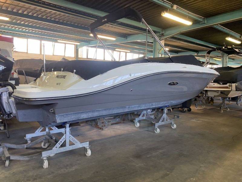 Location Bateau à Moteur Sea Ray 230 Spo 250cv